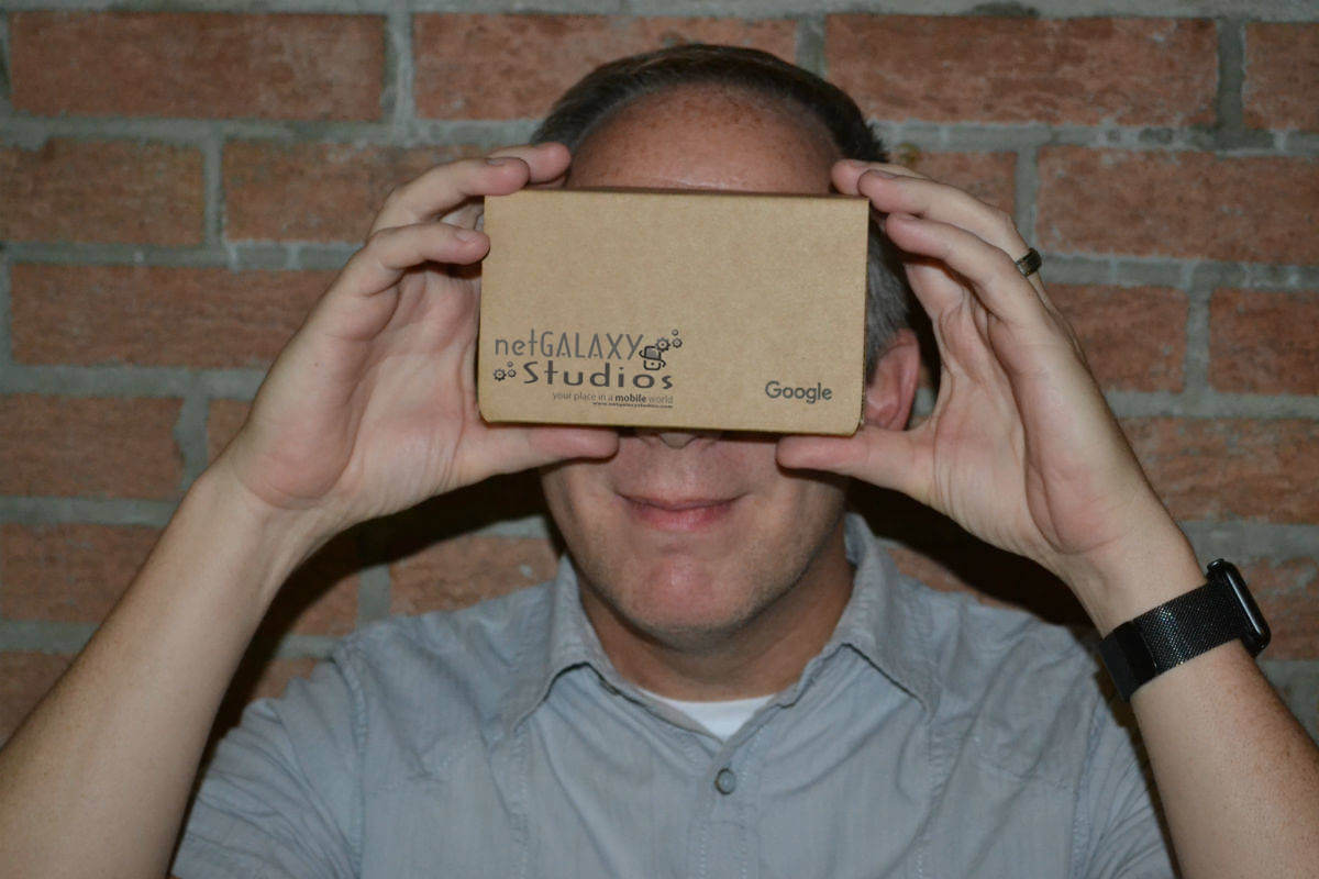 larry-cardboard-logo